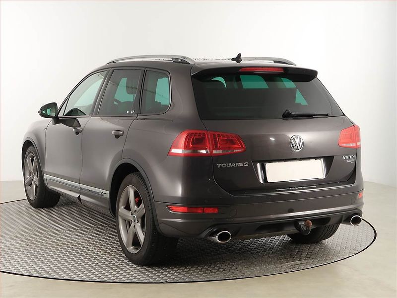Volkswagen Touareg (2012) R-Line 3.0 TDI, 4X4, Automat - fotka 4 z 22