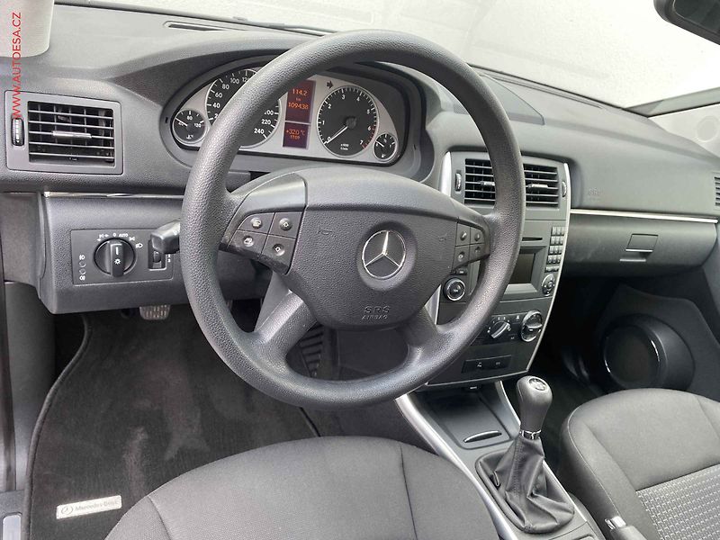 Mercedes-Benz Třídy B (2009) 1.7i B170, AC, park.čidla - fotka 12 z 15