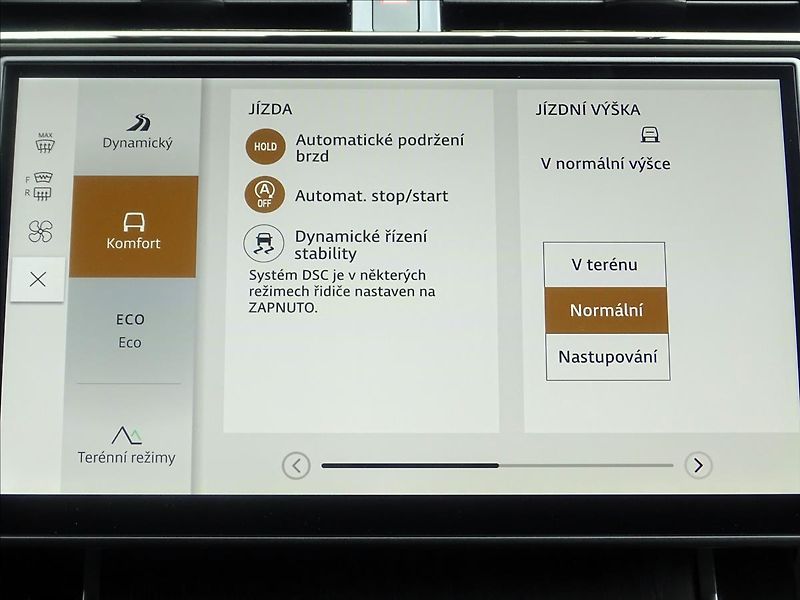 Land Rover Range Rover Velar 3,0 D300 DYNAMIC SE AWD - fotka 20 z 30