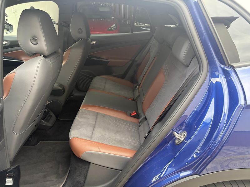 Volkswagen ID.4 (2020) 1st. 77kwh, SOH 93%, tazne - fotka 8 z 13