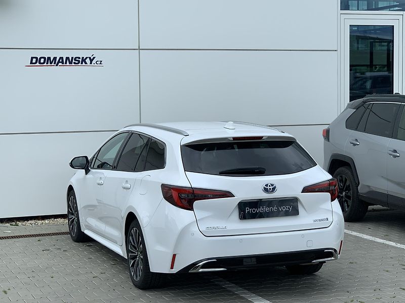 Toyota Corolla TS STYLE 1.8 HEV 103kW e-CVT - fotka 13 z 29
