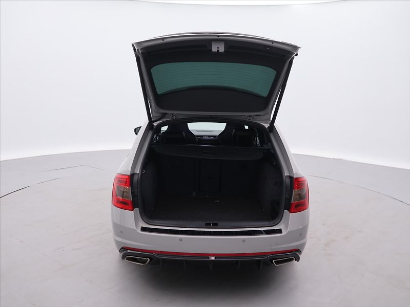 Škoda Octavia 2,0 TDI 135kW DSG RS CZ Maxton - fotka 9 z 26