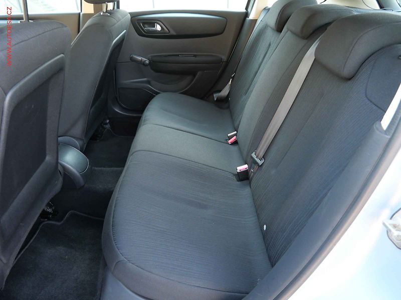 Citroën C4 (2007) 1.6 i, 2.maj,ČR, AC, temp - fotka 10 z 17