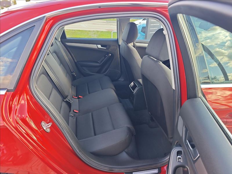 Audi A4 1,8 TFSI 125kW  Edition - fotka 13 z 21