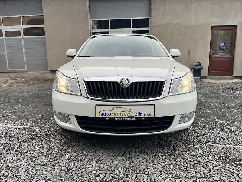 Škoda Octavia (2009) 1,4 TSi 90 Kw DSG ELEGANCE - fotka 2 z 14