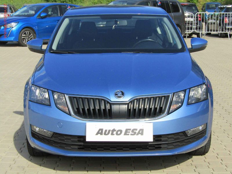 Škoda Octavia (2018) 1.0 TSi, ČR, AC, výhřev sed - fotka 2 z 14