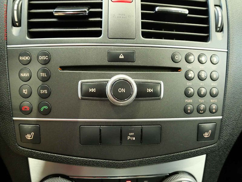 Mercedes-Benz Třídy C (2011) 1.8 CGi C 180, Avantgarde, AT - fotka 19 z 23