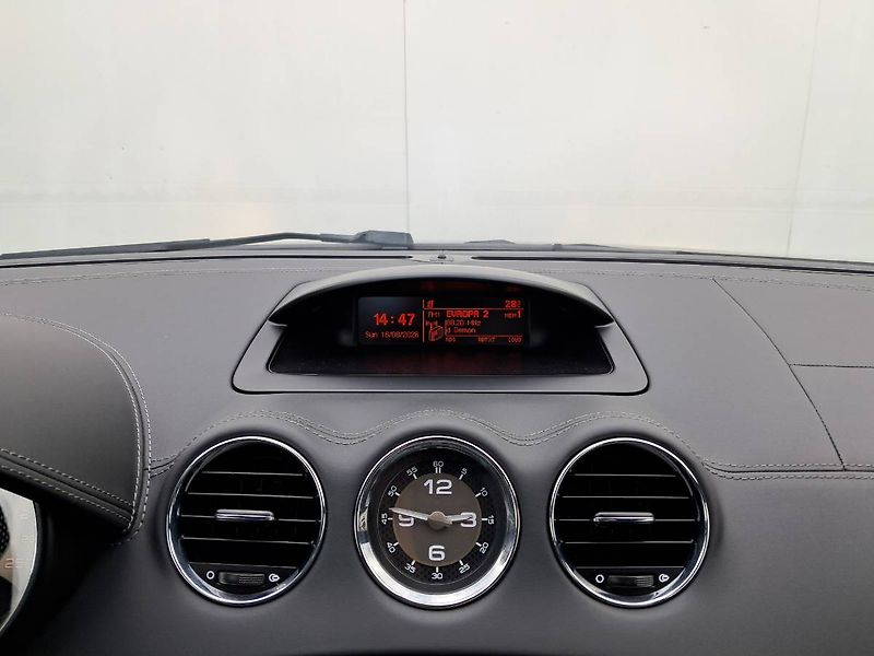 Peugeot RCZ (2010) 1.6 16V THP / 115 kW M6 - fotka 10 z 22