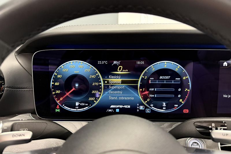 Mercedes-Benz Třídy E (2021) E 63s AMG 4Matic+ V8 Biturbo - fotka 69 z 124