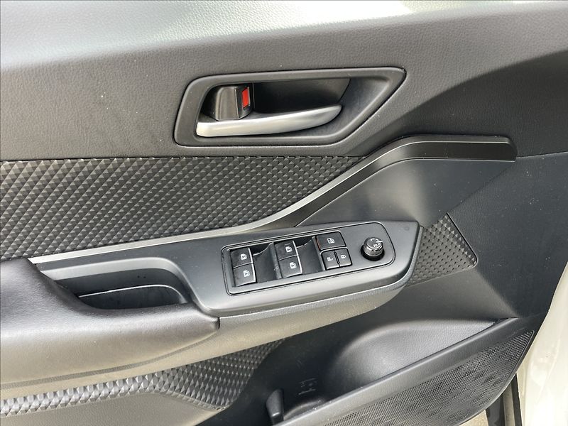 Toyota C-HR 1,8 i 72kw Hybrid e-CVT CZauto - fotka 22 z 32