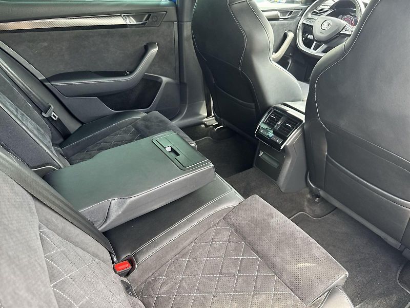 Škoda Superb (2020) 2.0 TSI 4x4 DSG SportLine - fotka 11 z 36