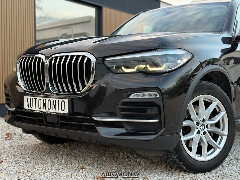 BMW X5 (2019) xDrive30d Panorama, Ambient - fotka 8 z 27