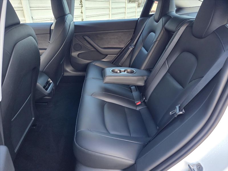 Tesla Model 3 0,0 Long Range RWD SOH 96% 1.m - fotka 9 z 17