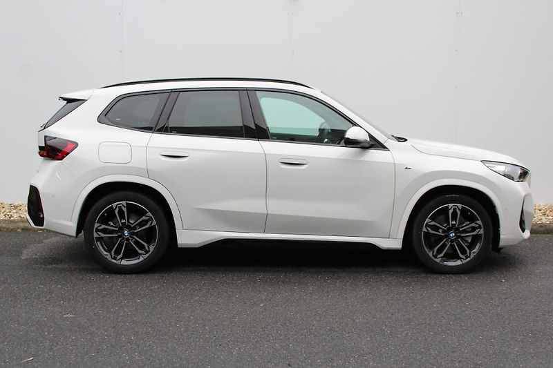 BMW X1 xDrive23i Mpaket CZ DPH - fotka 3 z 24