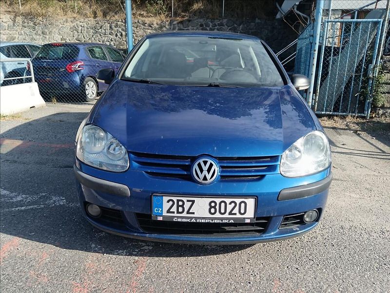 Volkswagen Golf 2,0 TDi - fotka 2 z 18