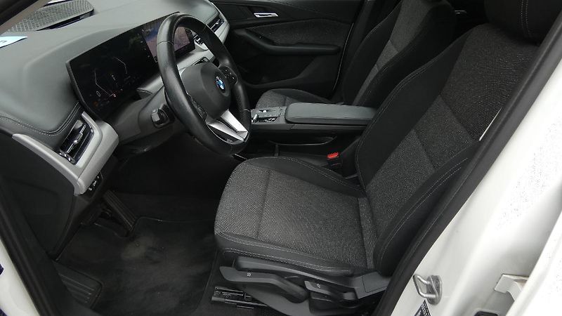 BMW Řada 2 218i Active Tourer aut. - fotka 18 z 24