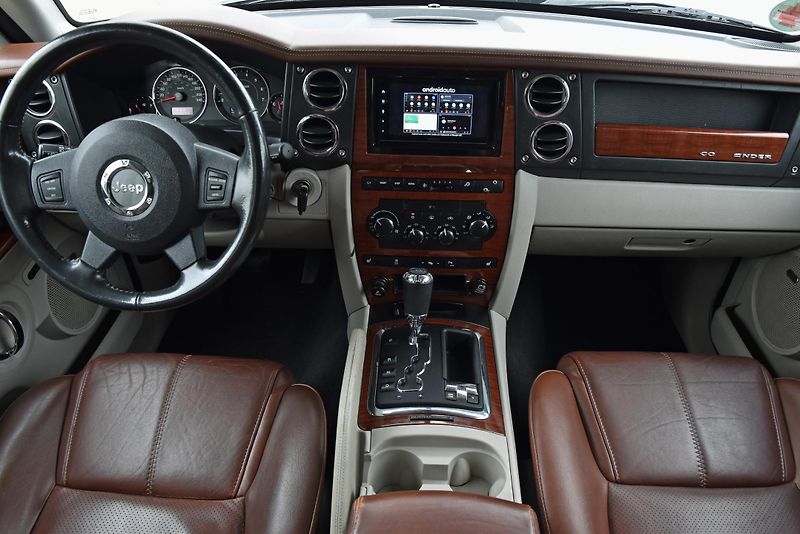 Jeep Commander 3.0 CRD V6 AT 4WD LIMITED,7SED - fotka 40 z 50