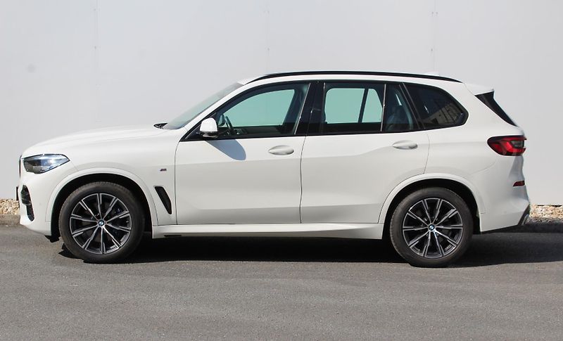 BMW X5 xDrive30d - fotka 9 z 24