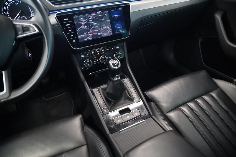 Škoda Superb - fotka 26 z 30
