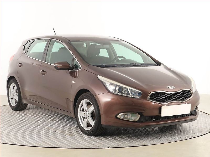 Kia Ceed (2012) 1.4 CVVT, Serv.kniha, Tempomat - fotografie inzerátu