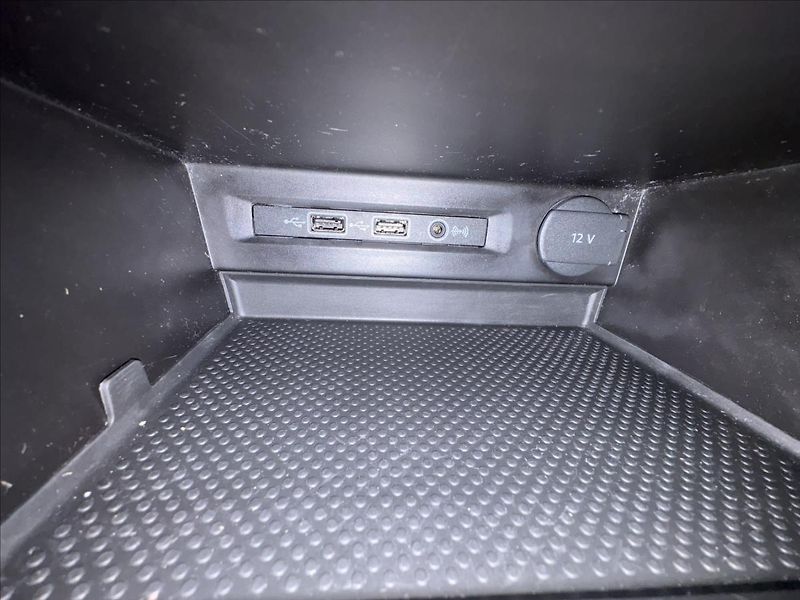 Volkswagen Tiguan 2,0 TDi 140kW 4M,Led,ACC,Highl - fotka 25 z 41