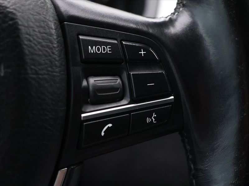 BMW Řada 5 3,0 530d x Drive Tažné Klima - fotka 23 z 38