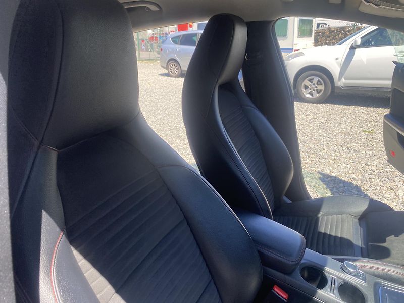 Mercedes-Benz CLA 220D 170PS AMG SERVIS MB - fotka 134 z 160