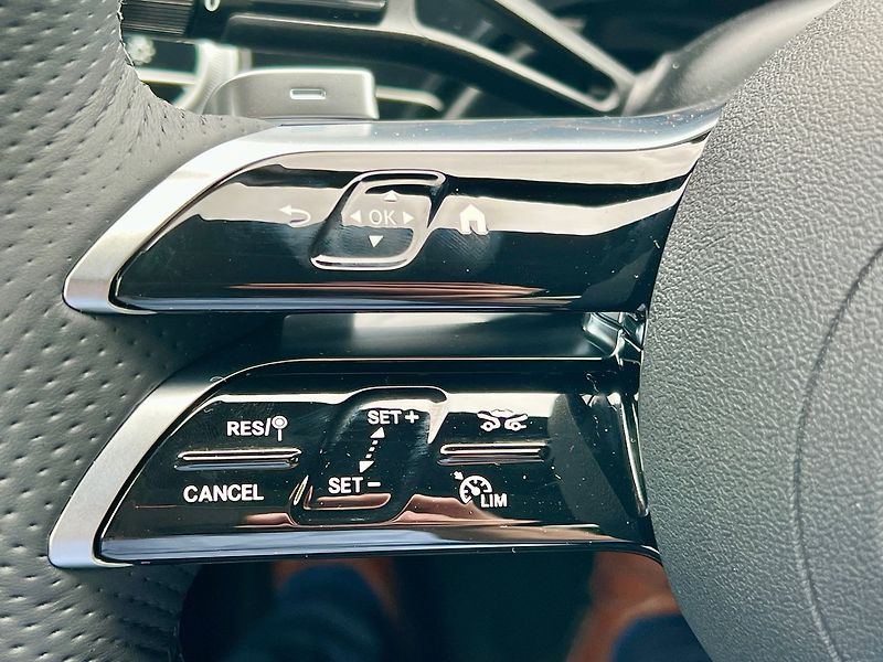 Mercedes-Benz Třídy E (2025) 450 d 4MATIC Linie AMG - fotka 25 z 31