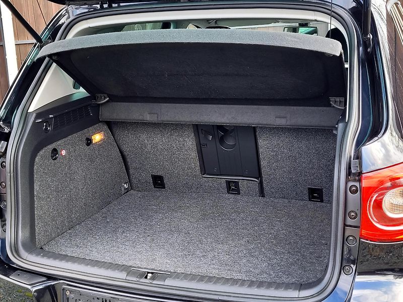 Volkswagen Tiguan 1,4 TSi 4motion SPORT SERV.KN - fotka 12 z 40