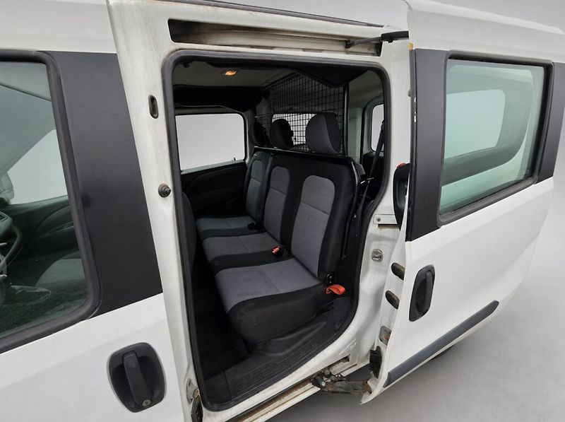 Fiat Dobló (2011) 1.6 JTD 77KW Maxi - fotka 11 z 21