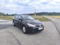 Kia Ceed (2011) 1.4 1.MAJITEL,SERVISNI KÍŽKA - fotografie inzerátu