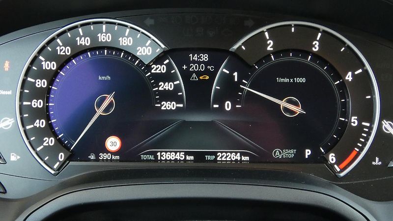 BMW Řada 3 318d Touring - fotka 13 z 22