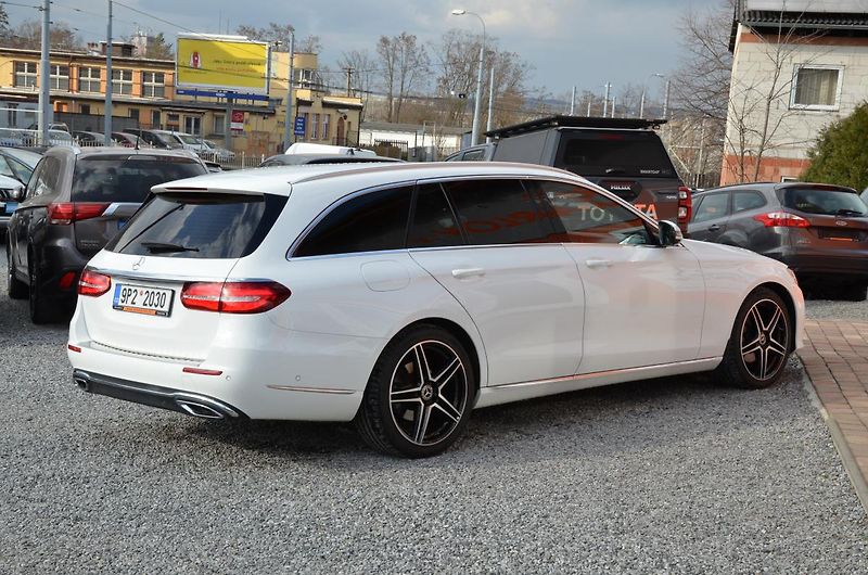 Mercedes-Benz Třídy E (2019) E 220d // REZERVOVÁNO // - fotka 6 z 46