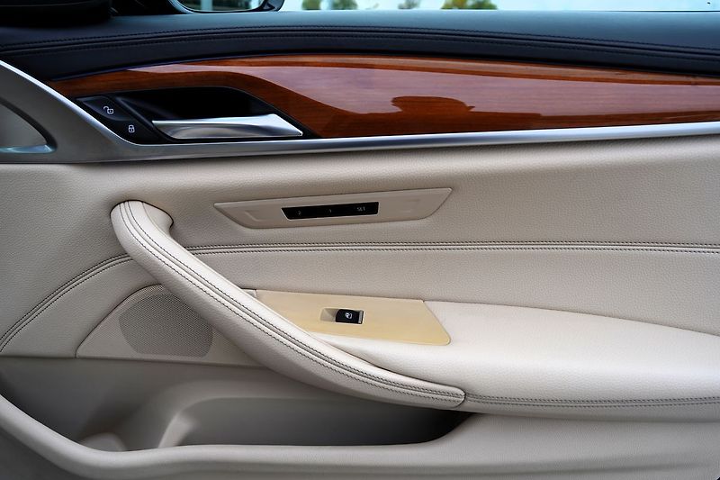 BMW Řada 5 540d xDrive Mpaket/320PS/ČR - fotka 22 z 50