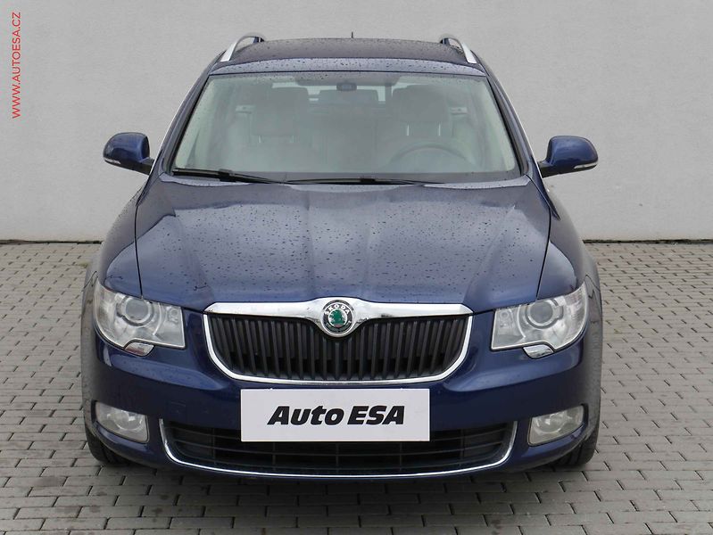Škoda Superb (2010) 3.6 FSi 4x4, ČR, Exclusive - fotka 2 z 21