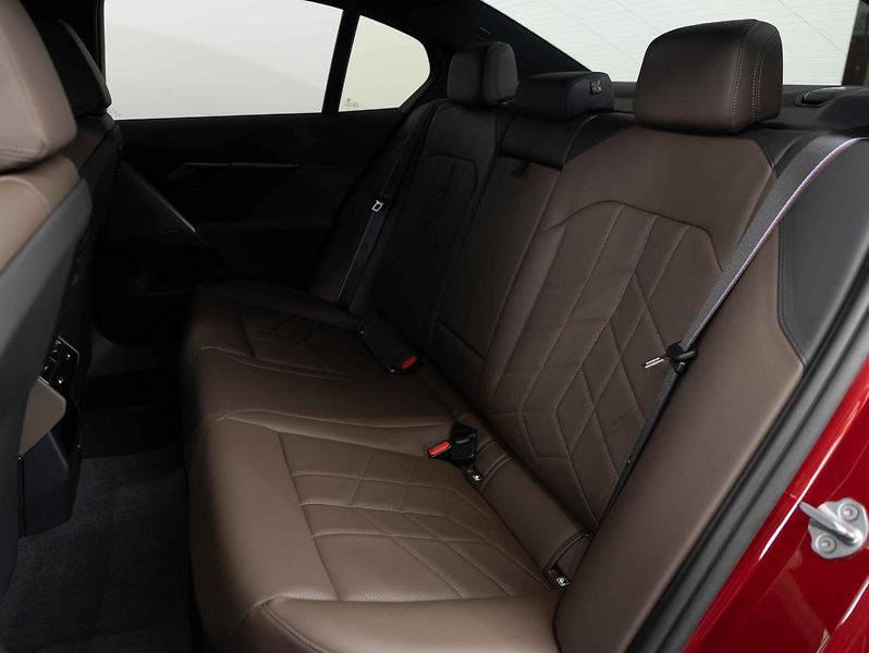 BMW Řada 5 520d xDrive - fotka 21 z 23