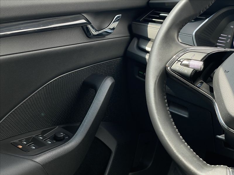 Škoda Octavia 1,0 TSI Ambition Plus LED+PDC - fotka 15 z 23