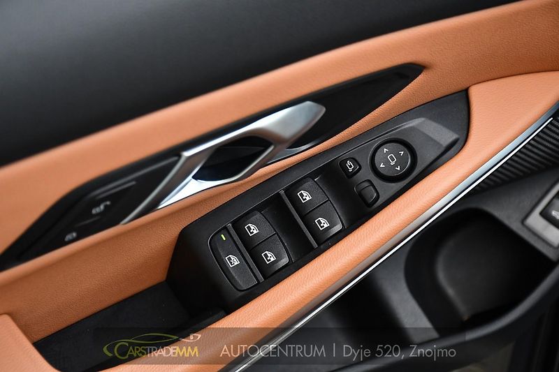 BMW Řada 3 320d xDrive M-SPORT ČR 1.M - fotka 26 z 62