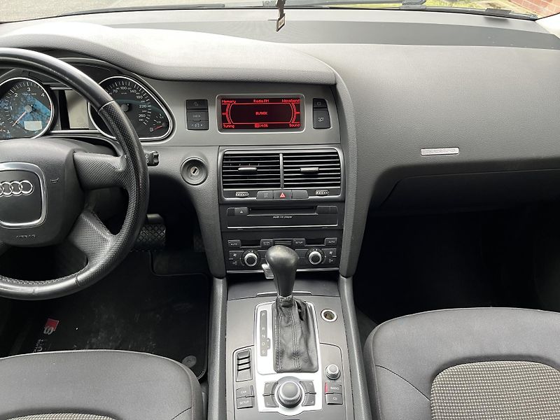 Audi Q7 3,0 TDI V6 Quattro - fotka 31 z 34