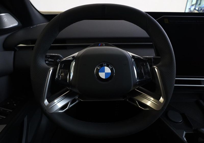 BMW Řada 3 i3 50 xDrive - fotka 9 z 17