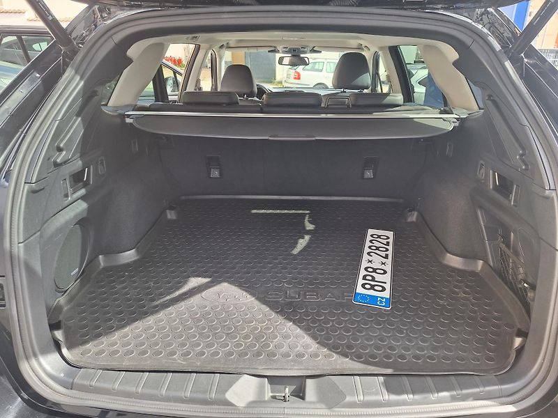 Subaru Outback (2022) Touring , NAVI, kůže,TOP stav - fotka 9 z 14