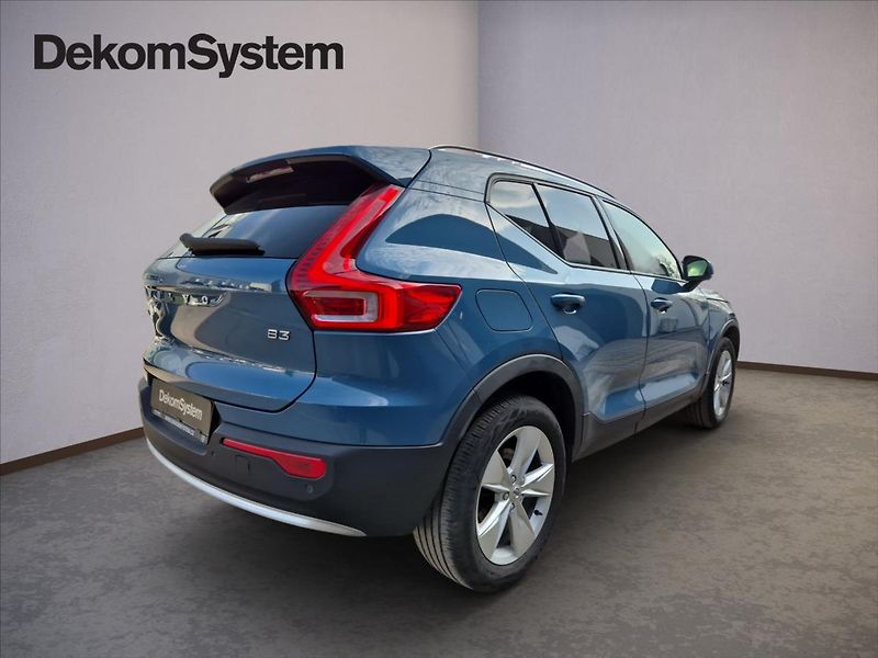 Volvo XC40 2,0 B3 Core - fotka 3 z 16