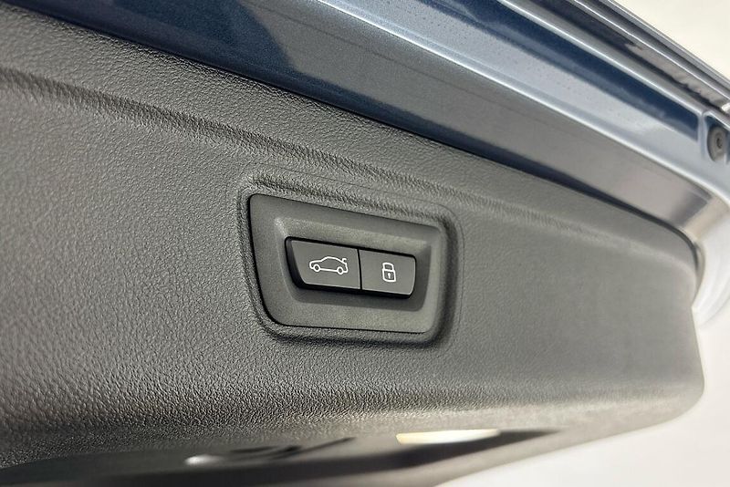 BMW Řada 3 řady 3 | 330d xDrive - fotka 10 z 25