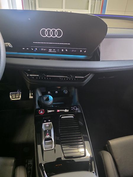 Audi SQ6 e-tron (2025) Edition One Blue - fotka 25 z 33