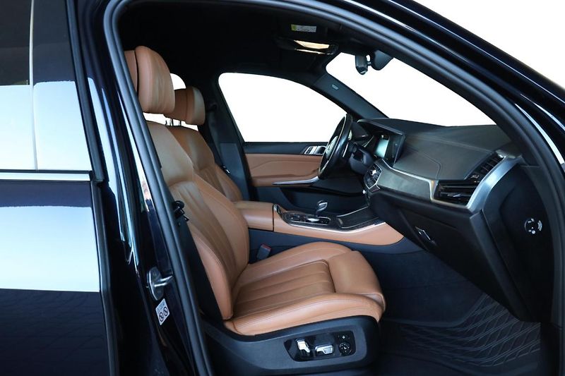 BMW X5 xDrive40i - fotka 23 z 29