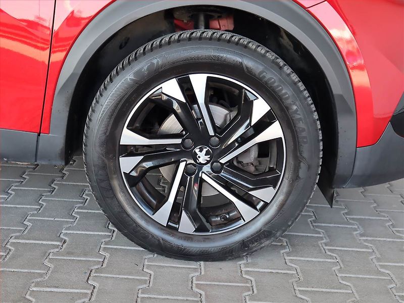 Peugeot 2008 (2021) 1.2 PureTech, Automat - fotka 15 z 24