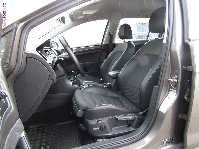 Volkswagen Golf (2014) 1.6TDi, Comfortline, zmk. - fotka 9 z 18