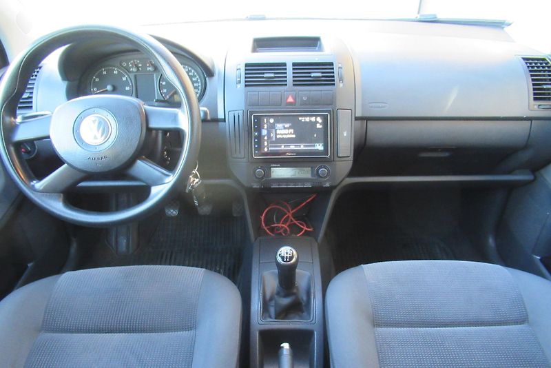 Volkswagen Polo 1.4 FSi AUT. KLIMA - fotka 9 z 18