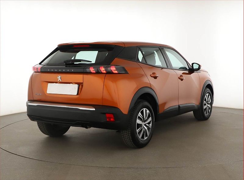 Peugeot 2008 (2021) Active 1.2 PureTech, ČR,1.maj - fotka 5 z 19