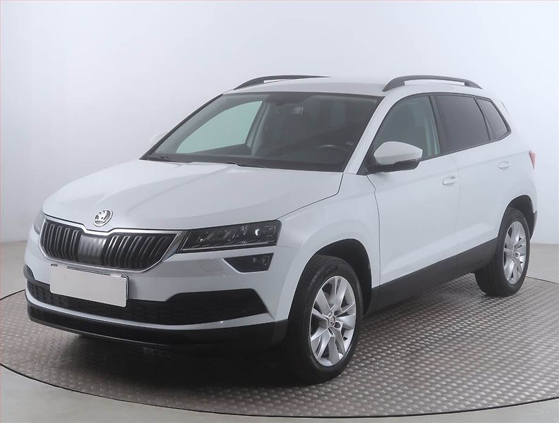 Škoda Karoq (2020) 1.6 TDI, Navi, Tempomat - fotka 2 z 15